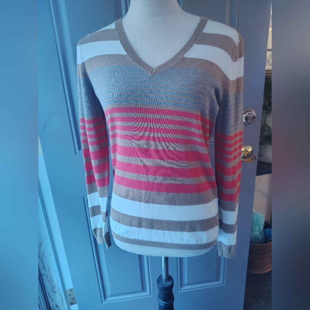 Tommy Hilfiger Brown and Pink V-Neck Sweater - Picture 8 of 9